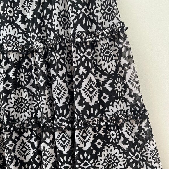 Boho Black & White Tiered Maxi Skirt – Flowy & Chic! - Picture 3 of 4